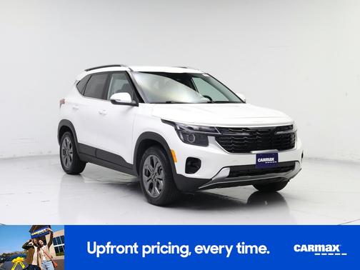 White 2024 Kia Seltos S