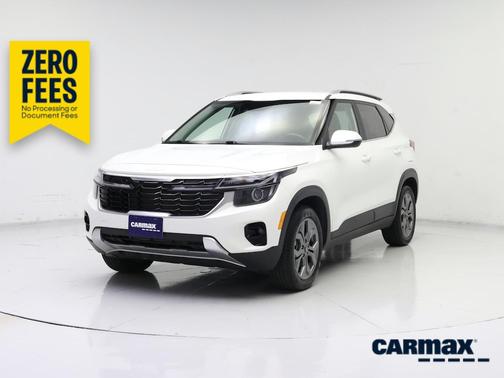 White 2024 Kia Seltos S