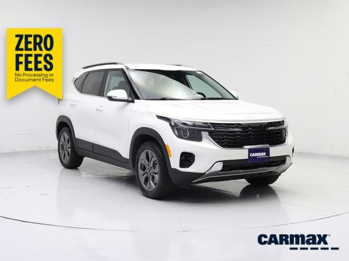 White 2024 Kia Seltos S