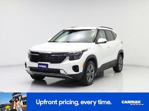 White 2024 Kia Seltos S