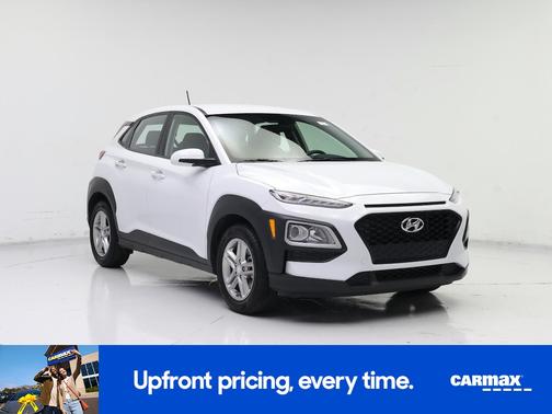 White 2018 Hyundai KONA SE