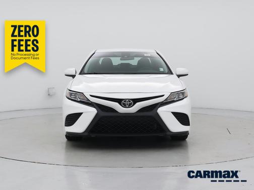 White 2020 Toyota Camry SE