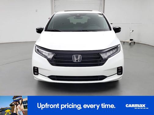 White 2023 Honda Odyssey Sport