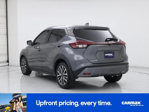 Gray 2022 Nissan Kicks SV