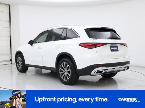 White 2024 Mercedes-Benz GLC 300