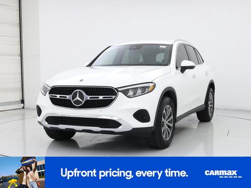 White 2024 Mercedes-Benz GLC 300
