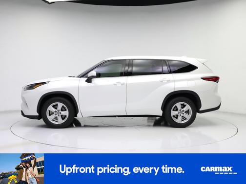 White 2021 Toyota Highlander LE