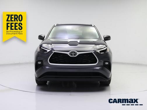 Gray 2022 Toyota Highlander XLE