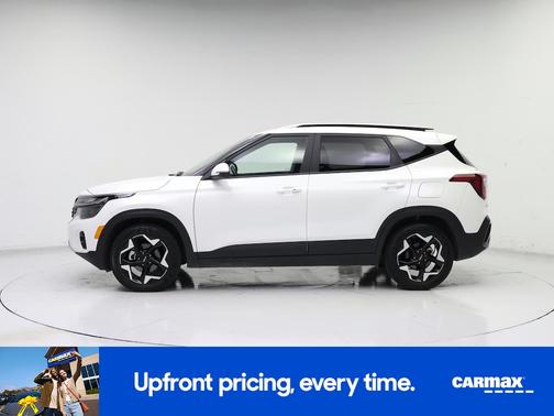 White 2025 Kia Seltos S