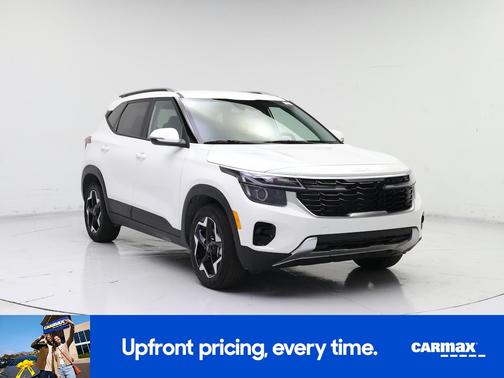 White 2025 Kia Seltos S