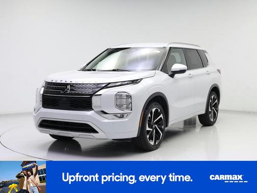White 2023 Mitsubishi Outlander SEL
