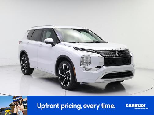 White 2023 Mitsubishi Outlander SEL