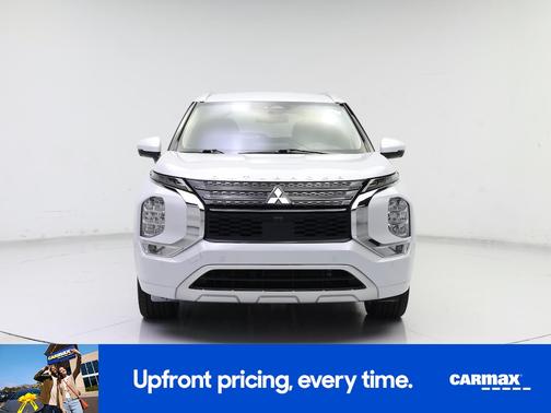White 2023 Mitsubishi Outlander SEL