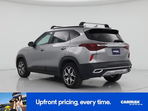 Gray 2023 Kia Seltos EX