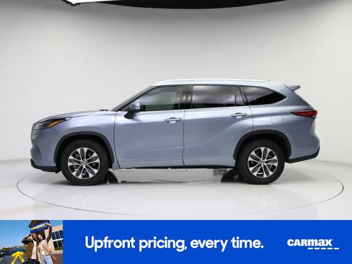 Blue 2022 Toyota Highlander XLE