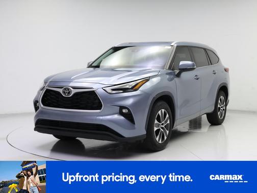 Blue 2022 Toyota Highlander XLE
