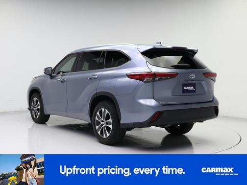 Blue 2022 Toyota Highlander XLE
