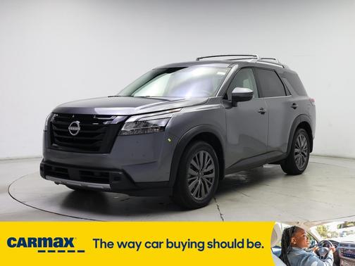 2024 Nissan Pathfinder SL