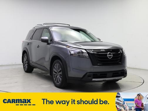 2024 Nissan Pathfinder SL