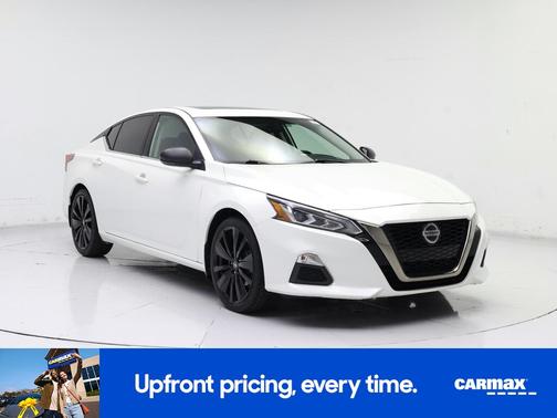 White 2019 Nissan Altima SR