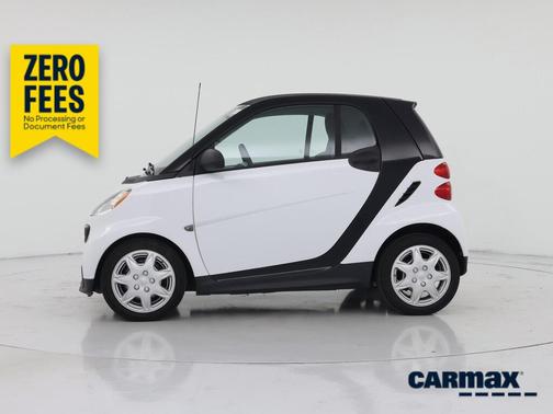 White 2014 smart ForTwo Pure