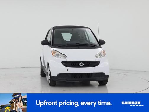 White 2014 smart ForTwo Pure
