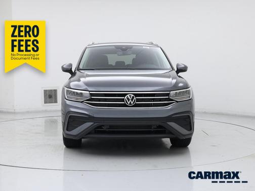 Gray 2023 Volkswagen Tiguan SE