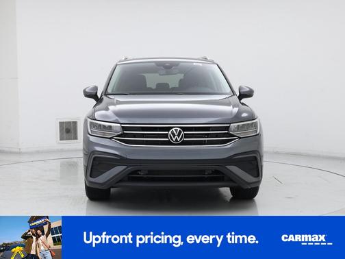 Gray 2023 Volkswagen Tiguan SE