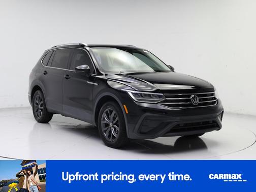 Black 2022 Volkswagen Tiguan SE