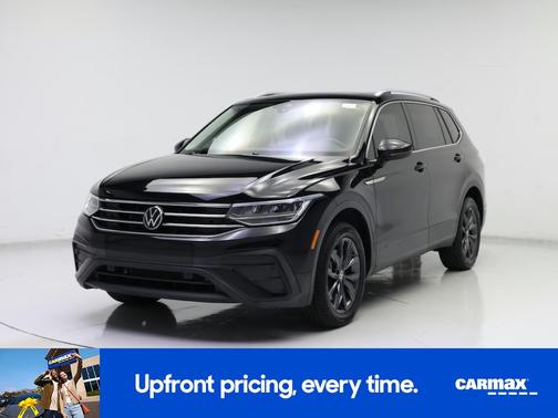 Black 2022 Volkswagen Tiguan SE