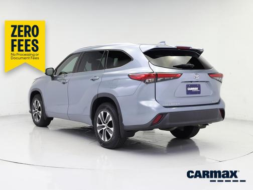 Blue 2021 Toyota Highlander XLE