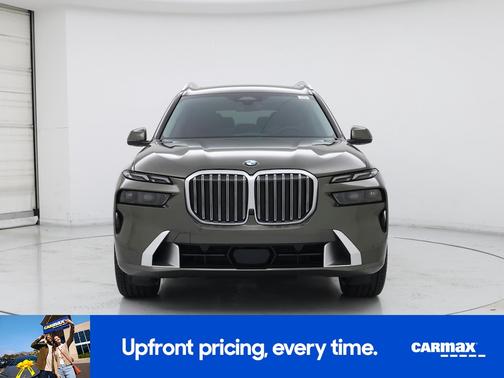 Gray 2024 BMW X7 xDrive40i