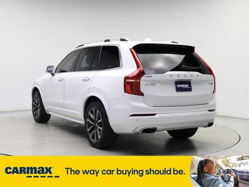 2018 Volvo XC90 T6 Momentum