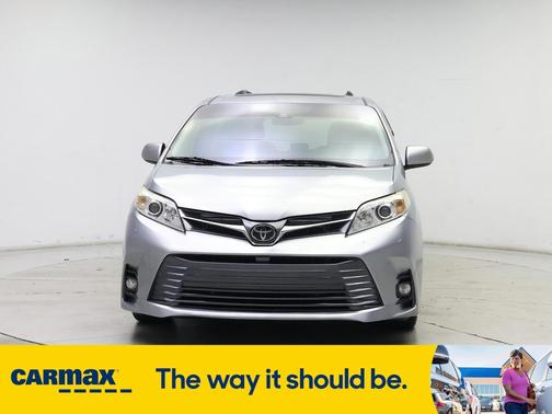 2018 Toyota Sienna XLE