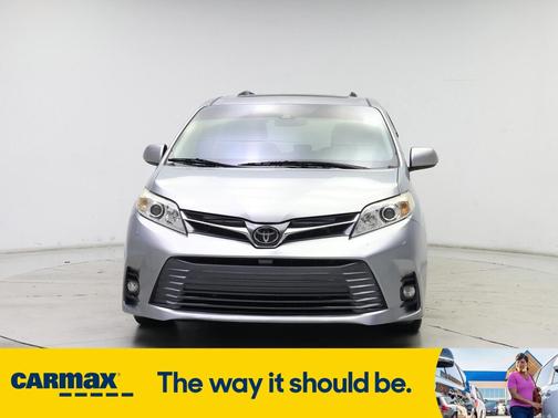 2018 Toyota Sienna XLE