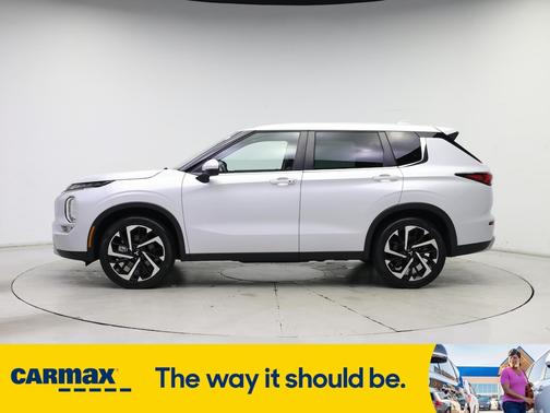 2023 Mitsubishi Outlander SE