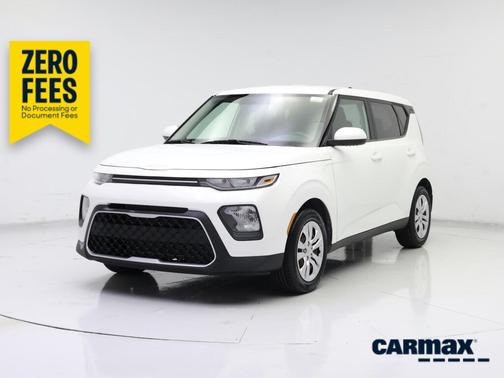 White 2022 Kia Soul LX
