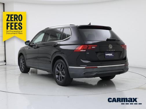 Black 2022 Volkswagen Tiguan SE