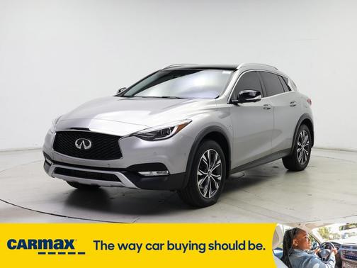 2017 INFINITI QX30 Luxury