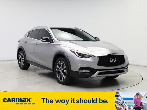 2017 INFINITI QX30 Luxury