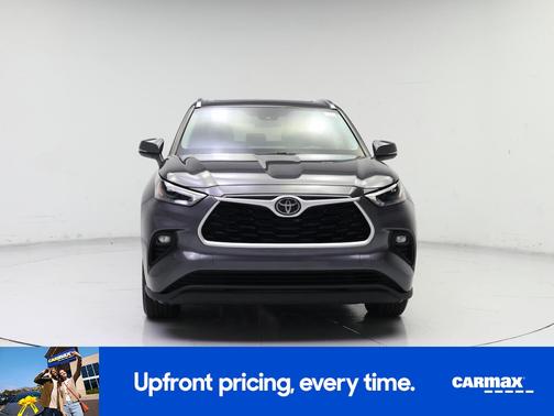 Gray 2021 Toyota Highlander XLE
