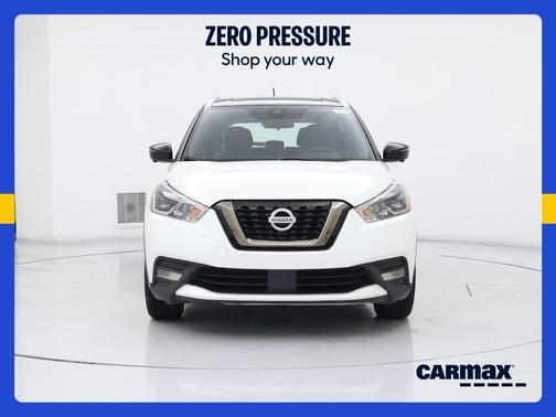 White 2020 Nissan Kicks SR