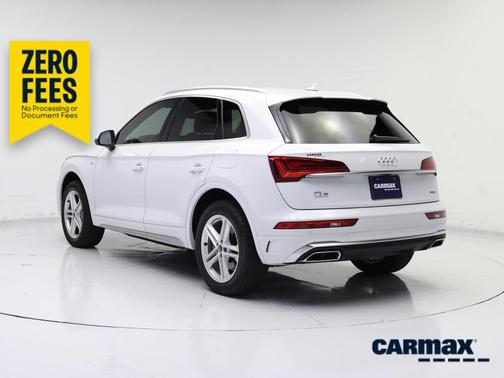 White 2022 Audi Q5 e S-Line Premium