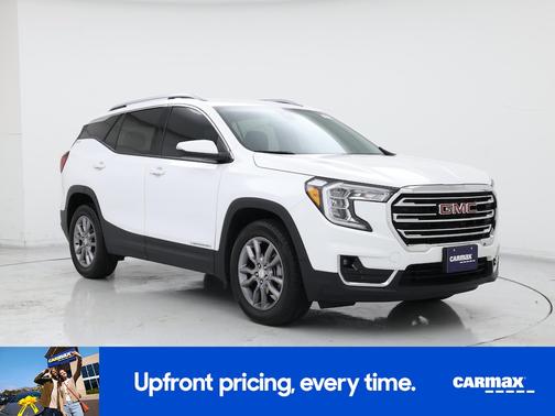 White 2024 GMC Terrain SLT