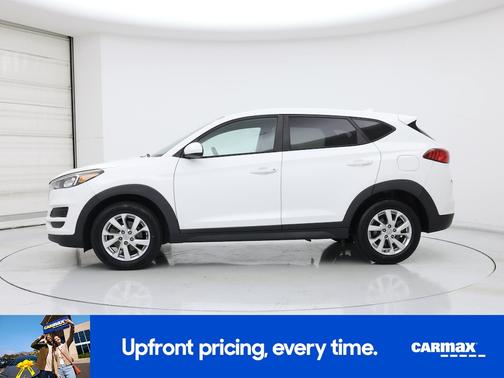 White 2019 Hyundai TUCSON SE