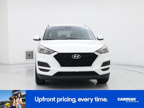 White 2019 Hyundai TUCSON SE