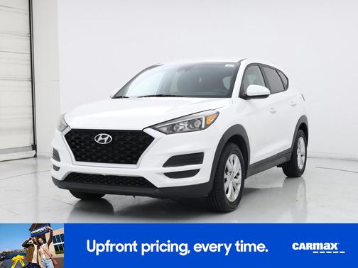 White 2019 Hyundai TUCSON SE