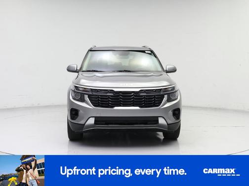 Gray 2025 Kia Seltos S
