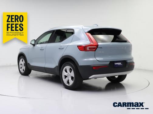 Blue 2019 Volvo XC40 T5 Momentum