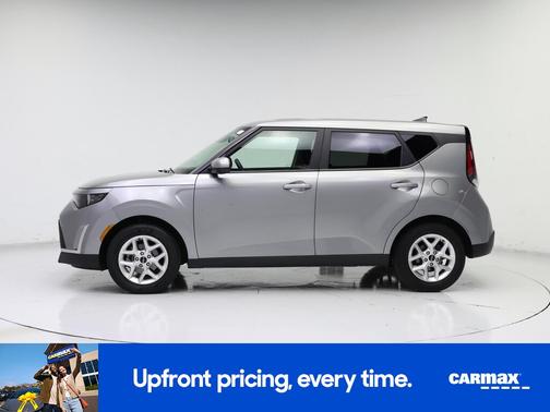 Gray 2025 Kia Soul LX